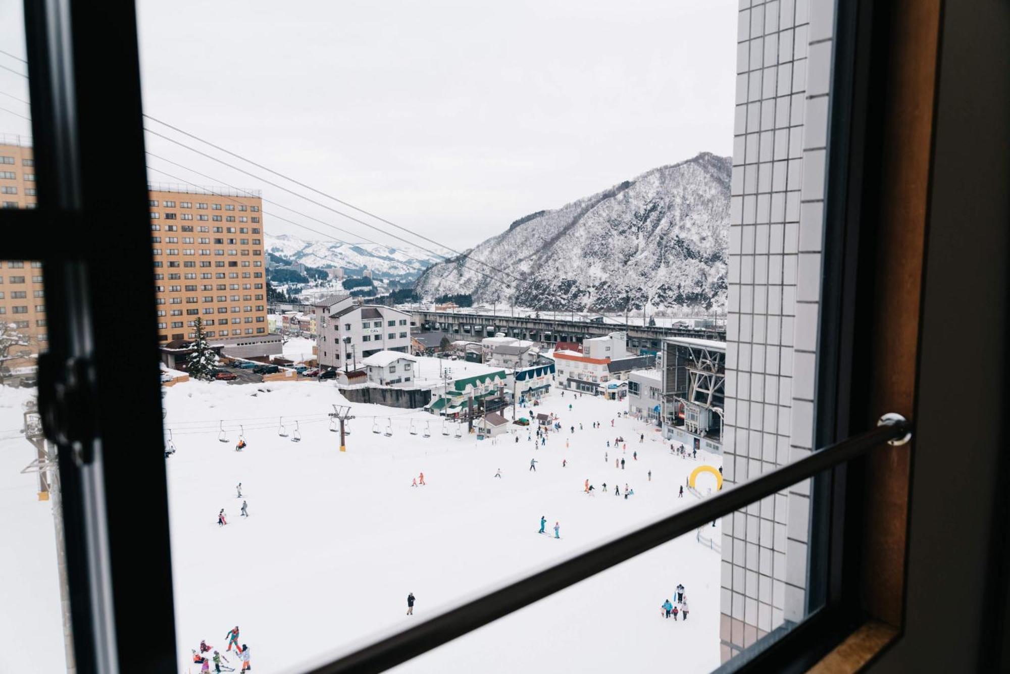 Yuzawa Toei Hotel Экстерьер фото